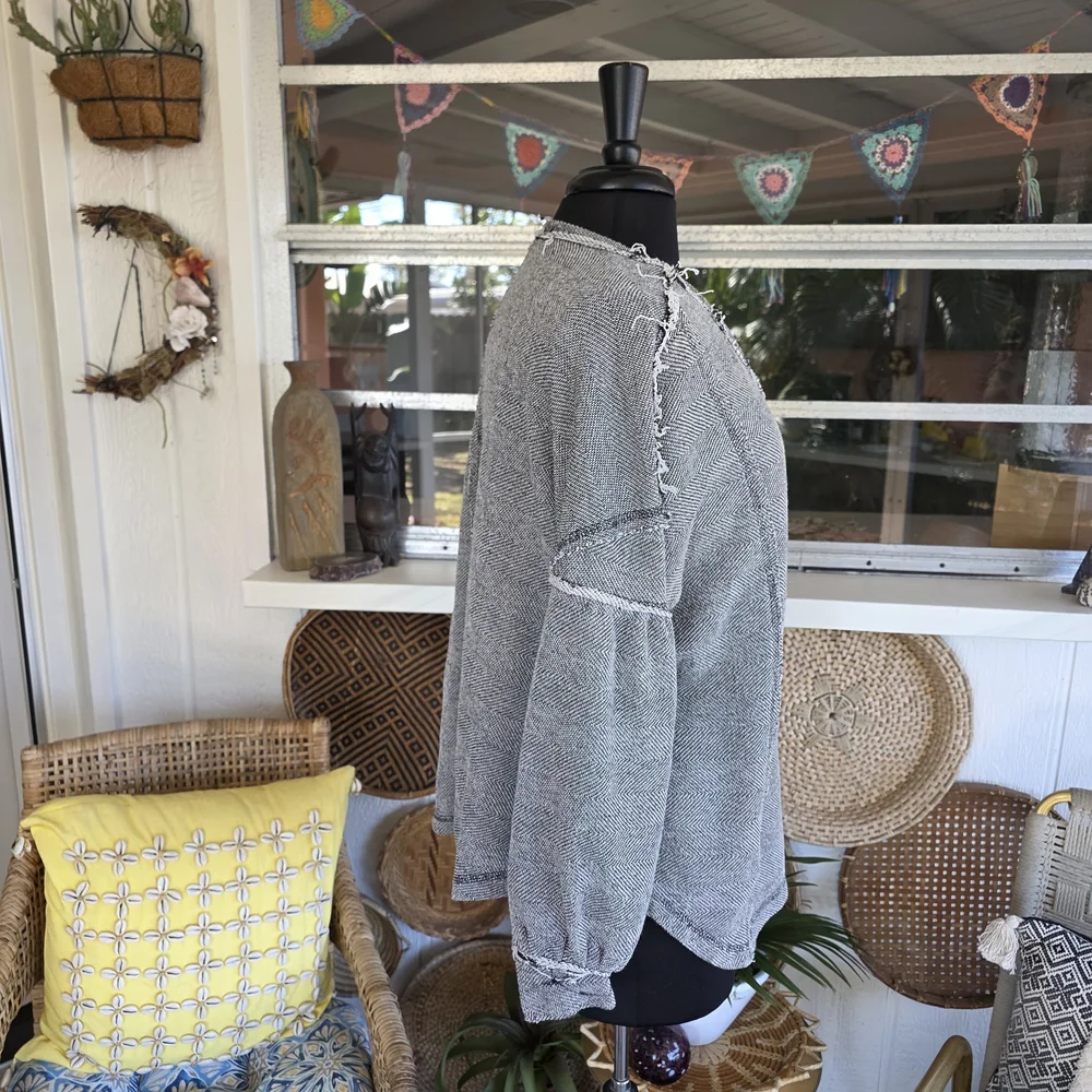 Mustard Seed Gray Distressed V-Neck Sweatshirt Cozy Fringe Pullover - Picture 5 of 13